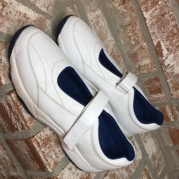 Propet Women's White Navy Mary Jane Therapeutic Walker Shoes size 9 W - Picture 2 of 16